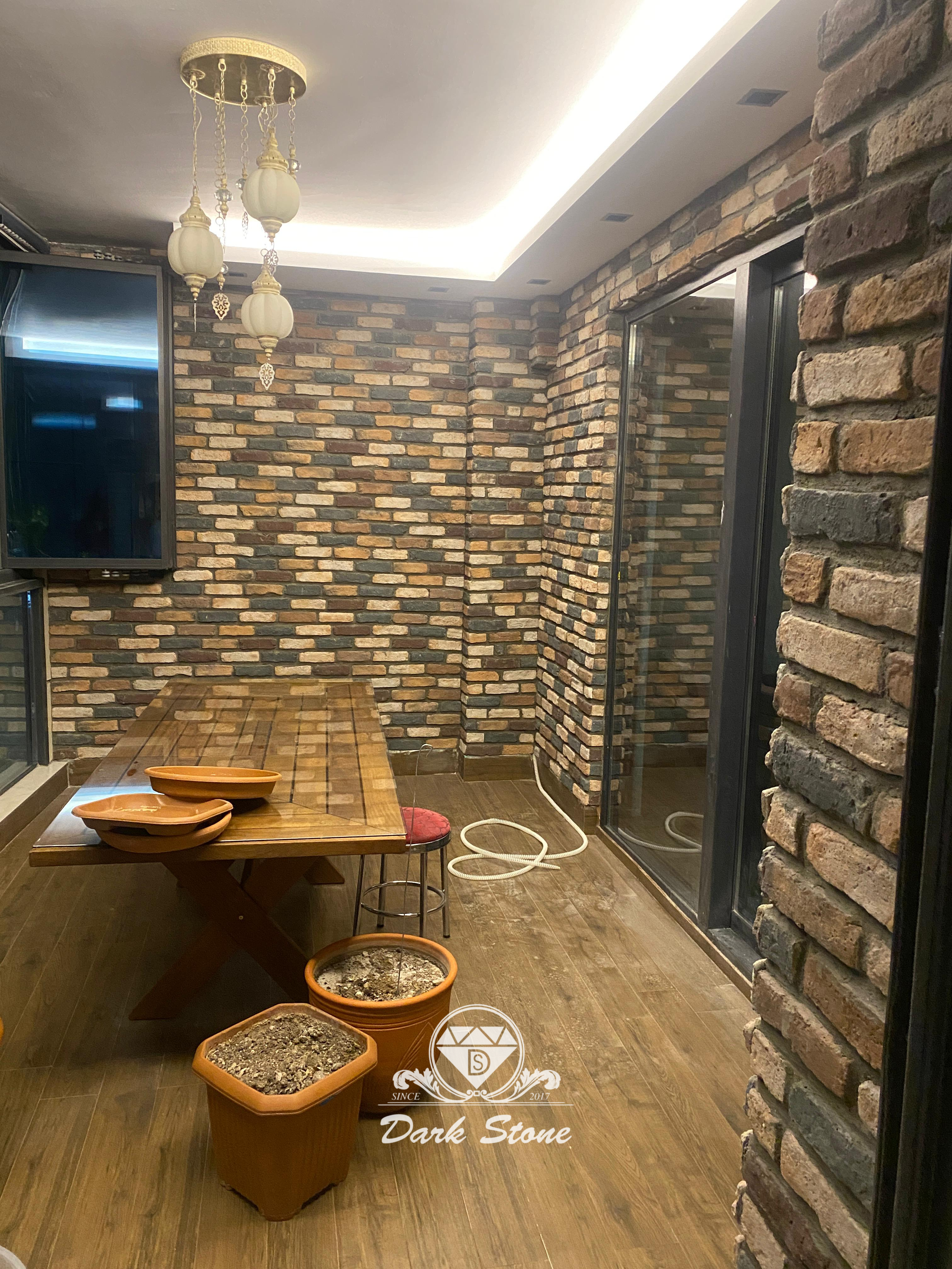 Dark Distressed Brick DS 2136 -2