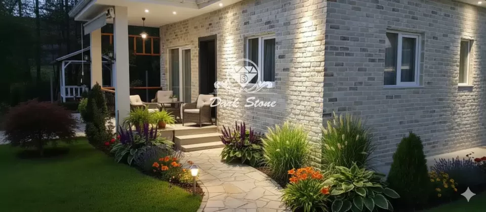 Dış cephede Dark Kaya Tuğla kaplama