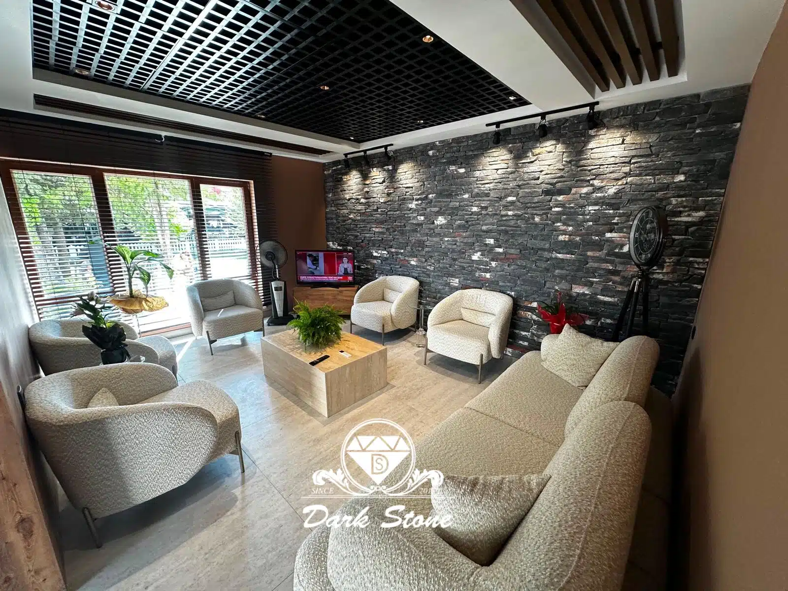 Dark Slate Stone - DS 811